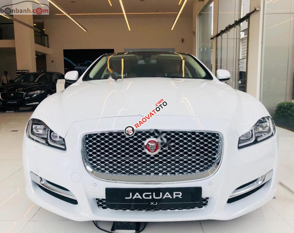 Cần bán Jaguar XJ Porfolio năm 2019, màu trắng, nhập khẩu-8