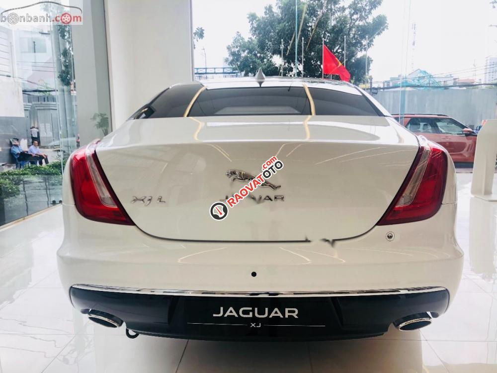 Cần bán Jaguar XJ Porfolio năm 2019, màu trắng, nhập khẩu-6