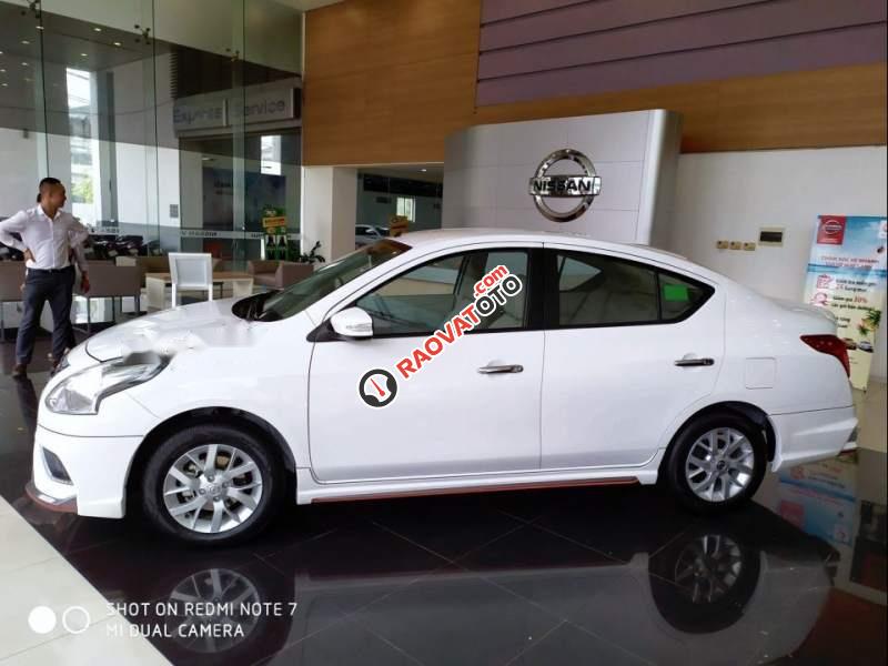 Cần bán xe Nissan Sunny năm sản xuất 2019, màu trắng-2
