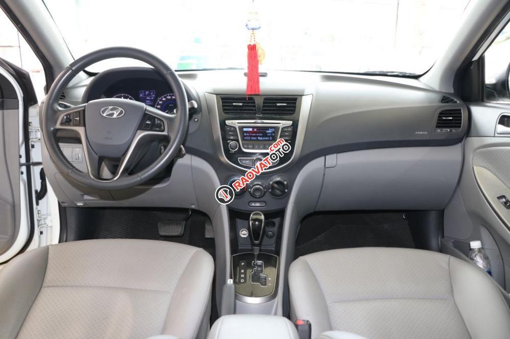 Cần bán Hyundai Accent Blue 1.4AT đời 2015, màu trắng, nhập khẩu nguyên chiếc, giá tốt-2