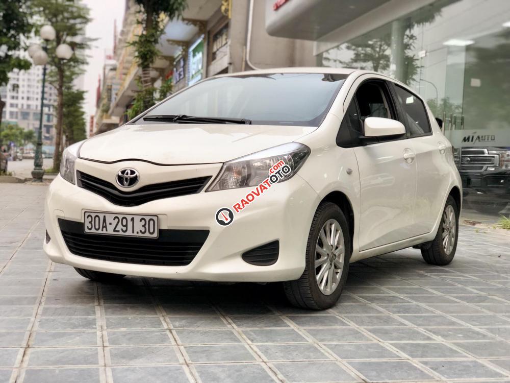 Bán xe Toyota Yaris SE SX 2015, màu trắng, nhập khẩu LH E Hương 0945392568-7