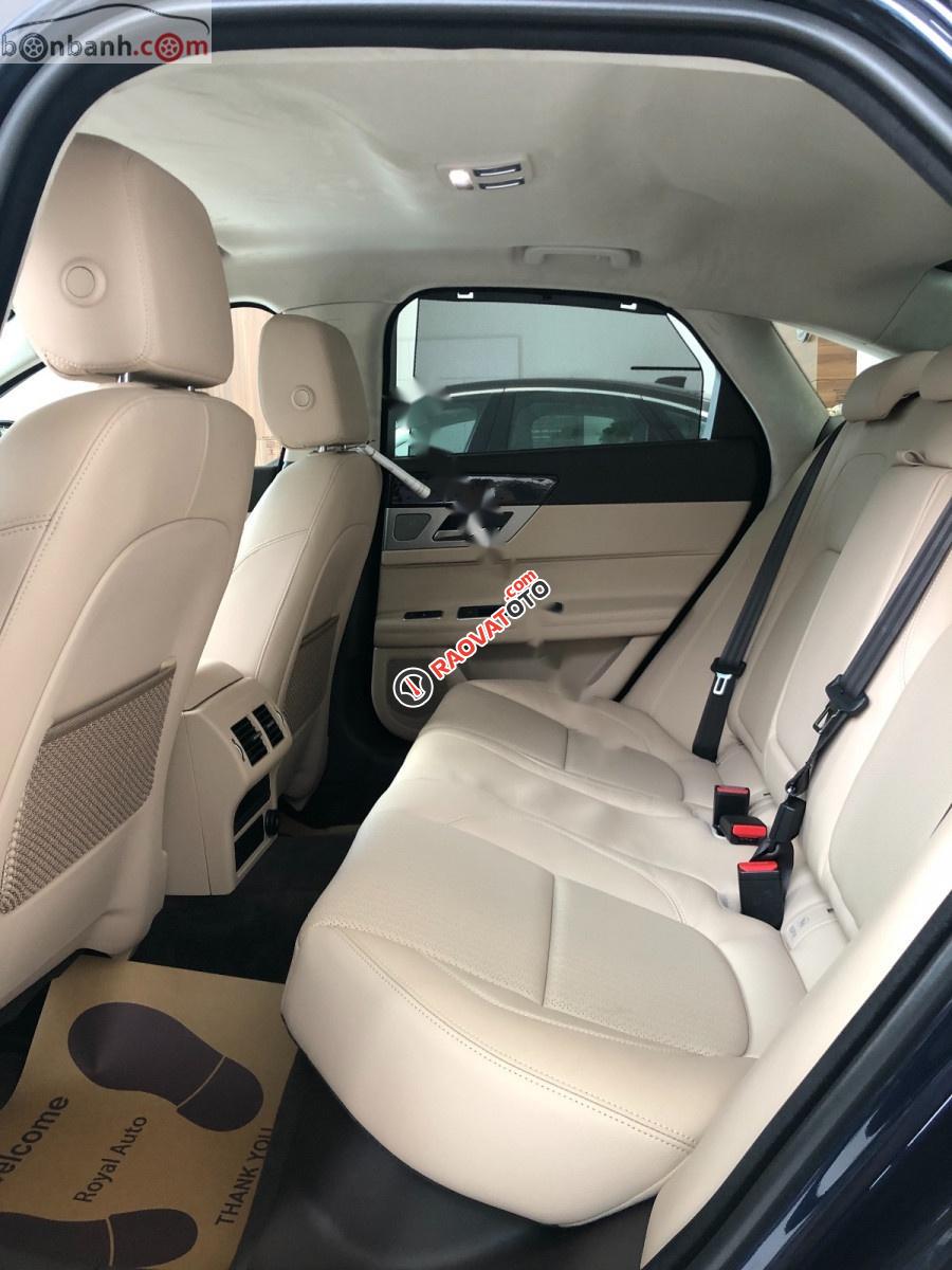 Cần bán xe Jaguar XF 2019, xe nhập, màu xanh đen-2