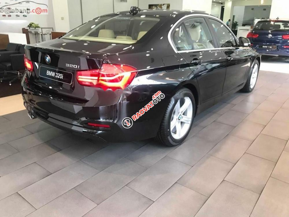 BMW Phú Mỹ Hưng bán BMW 320i, dòng xe Sedan, nhập khẩu từ Đức-0
