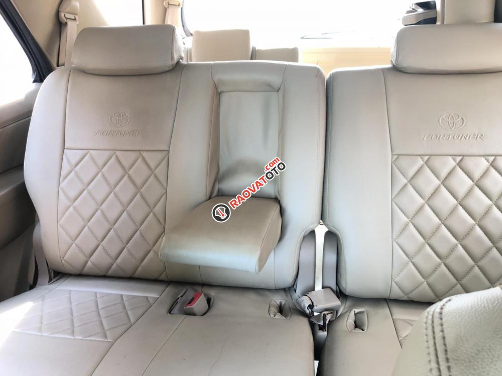 Bán Fortuner V 2011 xám lông chuột, xe gia đình giữ mới-9