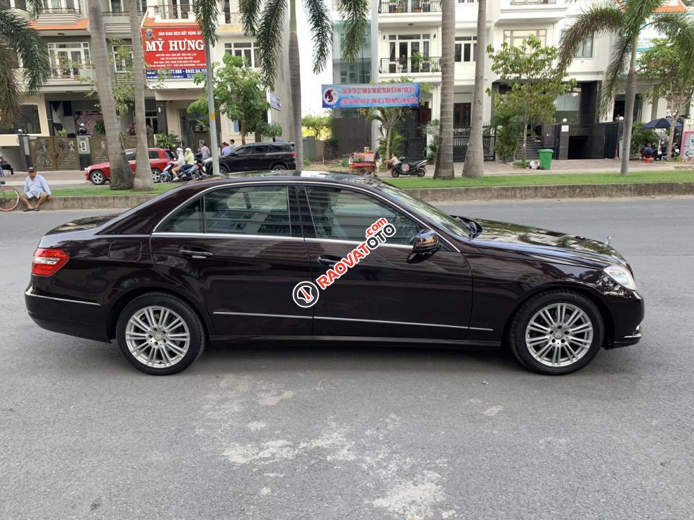 Bán xe Mercedes Benz E300 model 2010, 1 đời chủ 4 số-0