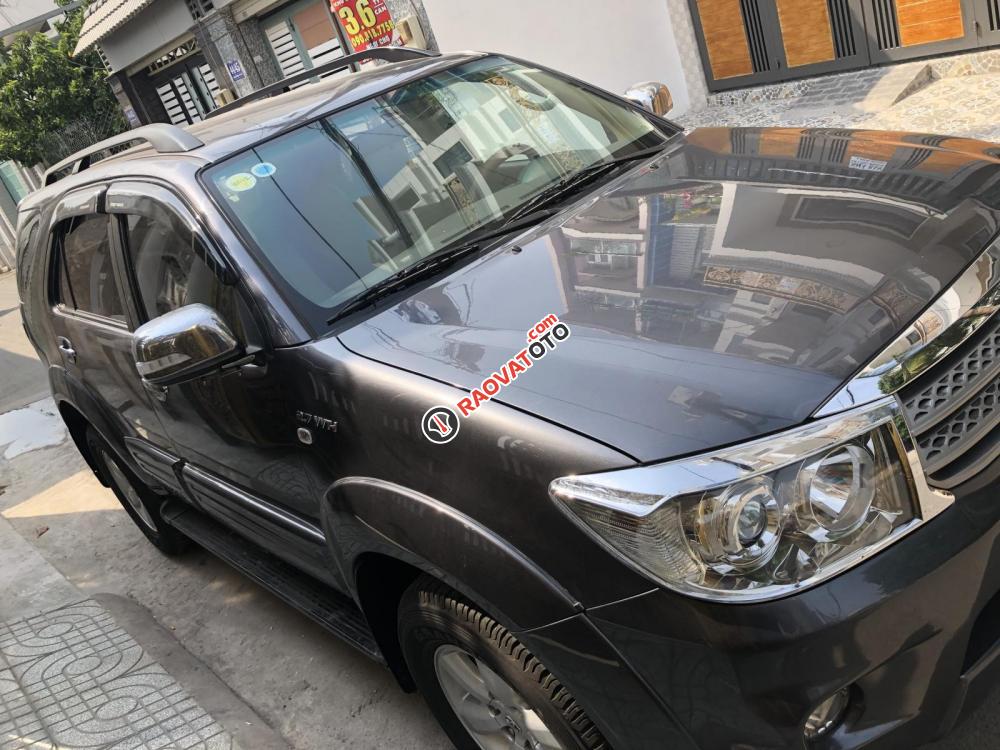 Bán Fortuner V 2011 xám lông chuột, xe gia đình giữ mới-8