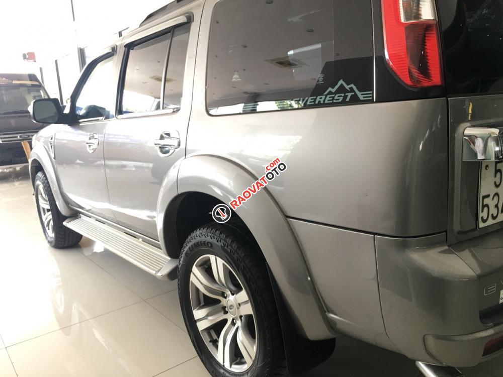 Cần bán xe Ford Everest Limited năm sản xuất 2011, màu xám (ghi)-2