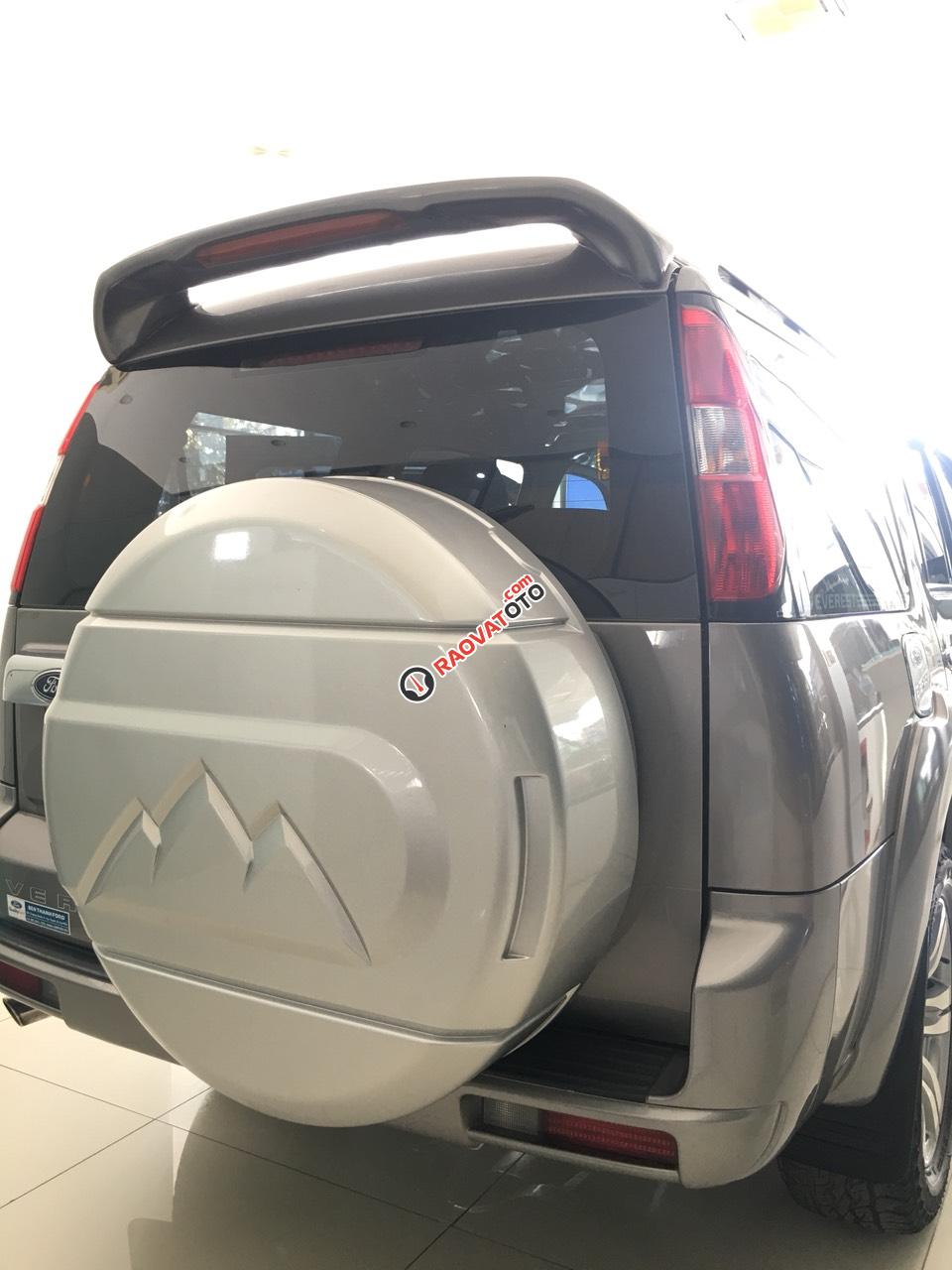 Cần bán xe Ford Everest Limited năm sản xuất 2011, màu xám (ghi)-4