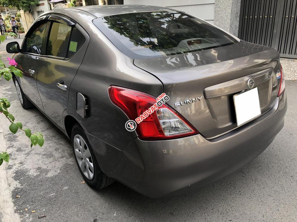 Cần bán xe Nissan Sunny 2017, số sàn, màu xám nội thất kem-7