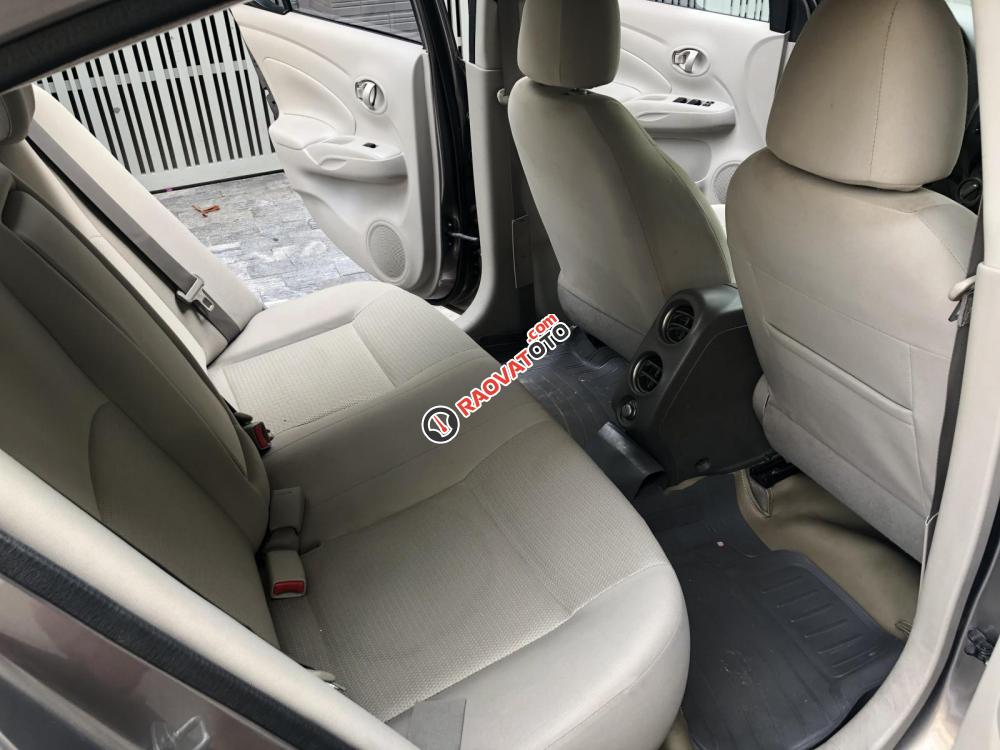 Cần bán xe Nissan Sunny 2017, số sàn, màu xám nội thất kem-2