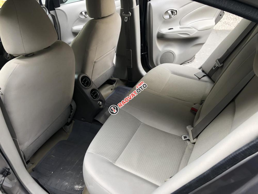 Cần bán xe Nissan Sunny 2017, số sàn, màu xám nội thất kem-4