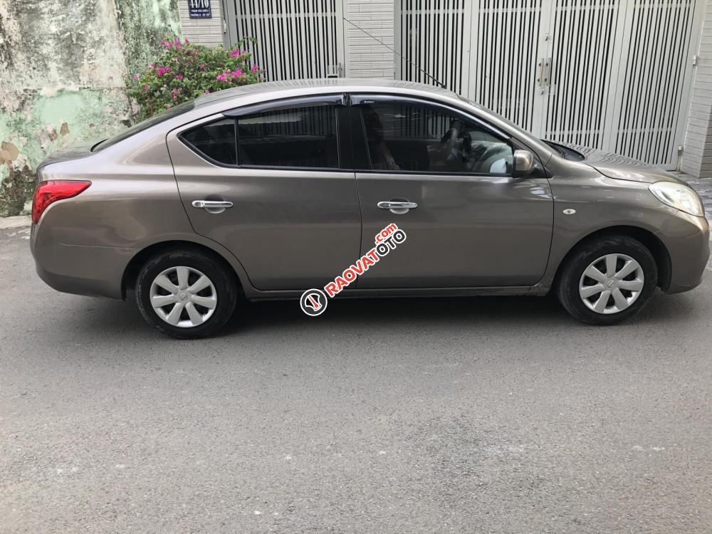 Cần bán xe Nissan Sunny 2017, số sàn, màu xám nội thất kem-10