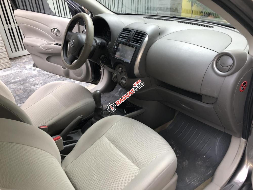 Cần bán xe Nissan Sunny 2017, số sàn, màu xám nội thất kem-3