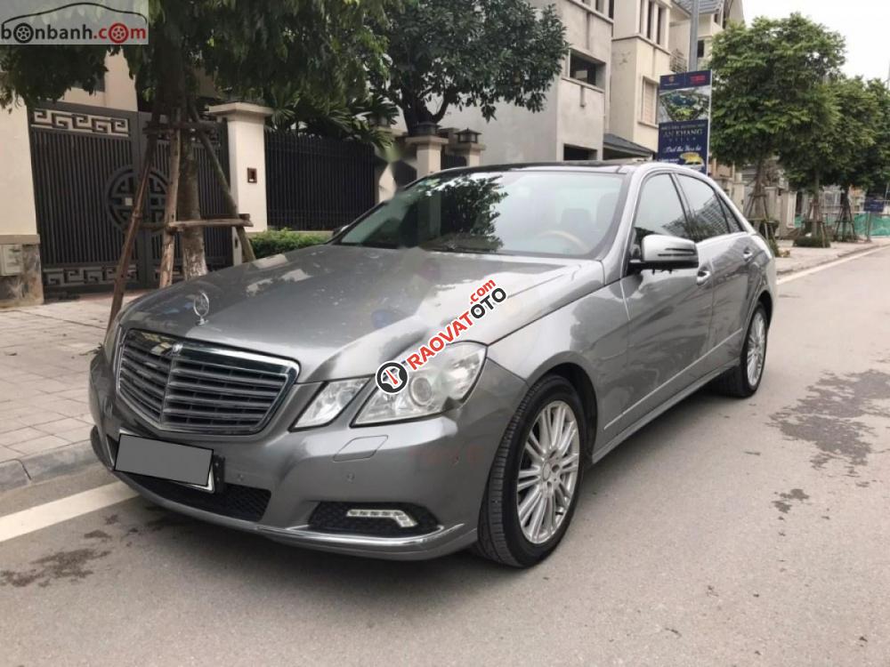 Bán Mercedes E300 đời 2009, màu xám, xe gia đình-3