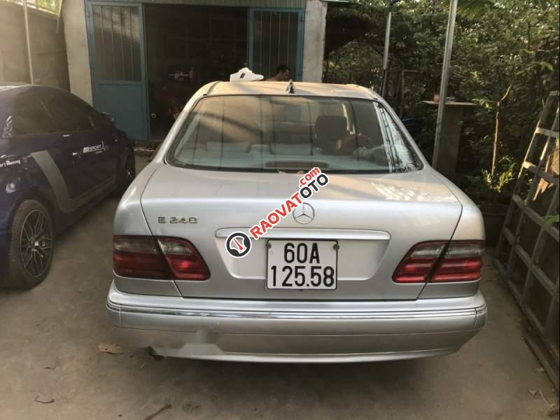 Bán Mercedes E240 2001, màu bạc, nhập khẩu -3