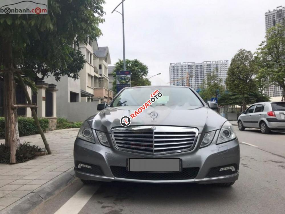 Bán Mercedes E300 đời 2009, màu xám, xe gia đình-2