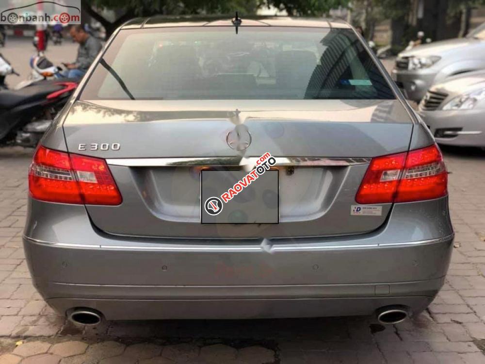 Bán Mercedes E300 đời 2009, màu xám, xe gia đình-7