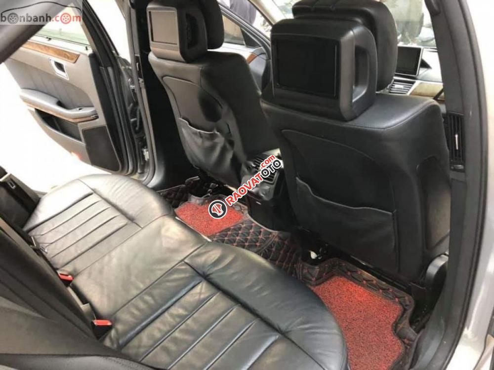 Bán Mercedes E300 đời 2009, màu xám, xe gia đình-4