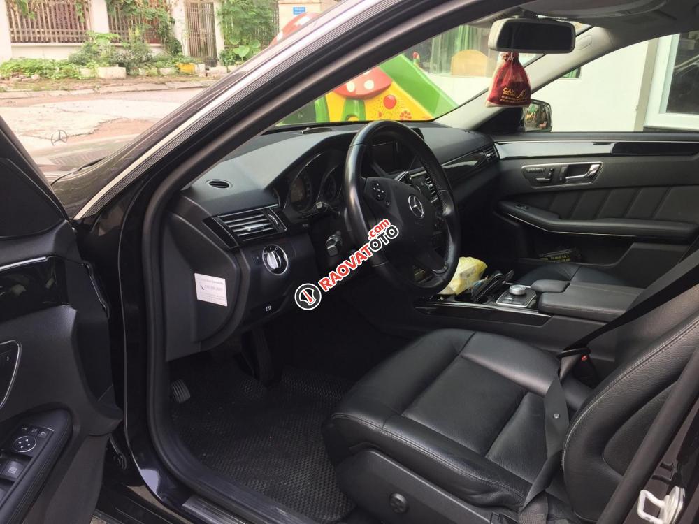 Bán xe Mercedes E250 model 2011 màu đen-0