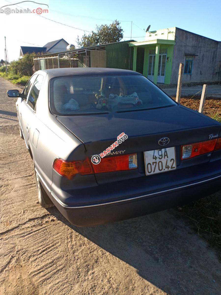 Bán Toyota Camry 3.0 2002 chính chủ, giá chỉ 260 triệu-1