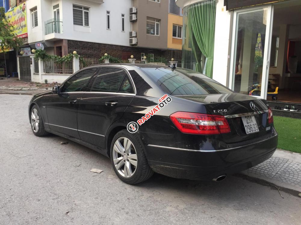Bán xe Mercedes E250 model 2011 màu đen-2
