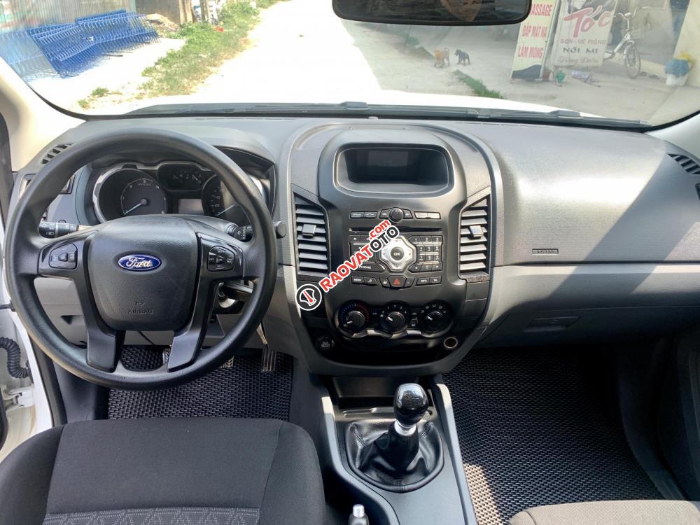 Bán xe Ford Ranger XLS 4X2 MT năm 2016, màu trắng, nhập khẩu-11