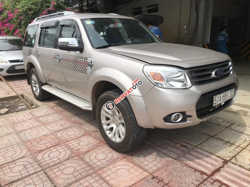 Bán Ford Everest Everest 4x2 AT năm sản xuất 2013, màu ghi vàng, 116000km, giá 653tr-5