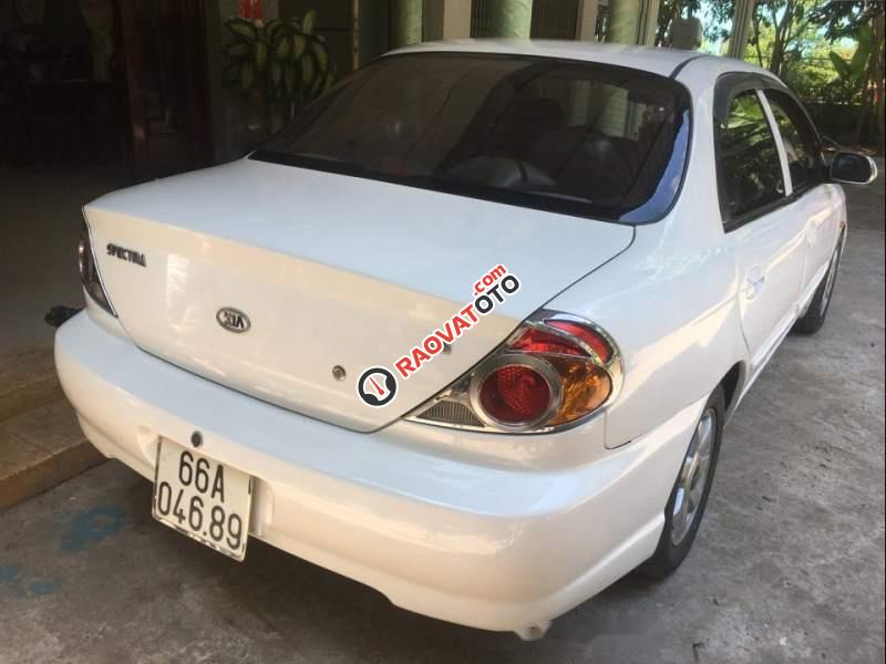 Bán lại xe Kia Spectra đời 2005, màu trắng chính chủ-1