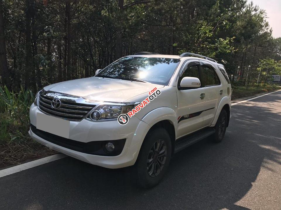 Bán xe Fortuner TRD 2014 số tự động màu trắng-0