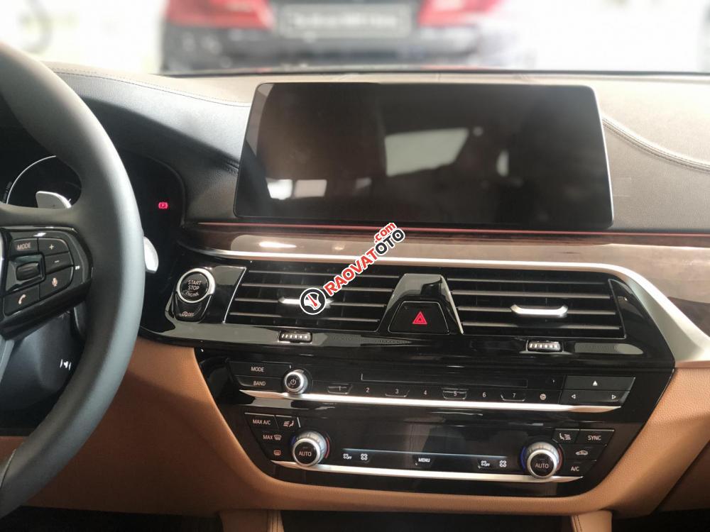 Bán BMW 5 Series 530i Luxury năm sản xuất 2018, màu đen, nhập khẩu  -8