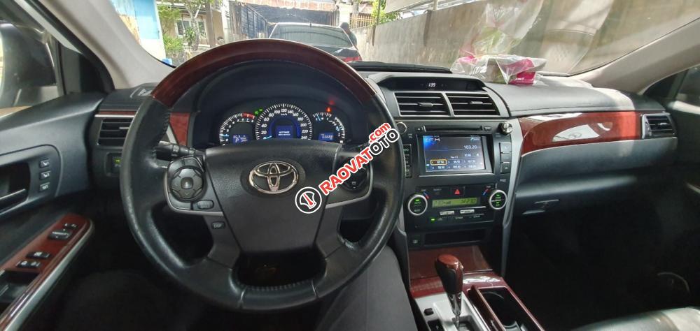 Cần bán xe Toyota Camry 2.5 Q sản xuất 2012, màu trắng và Mercedes E300 nâu đời 2010, giá 770tr-1