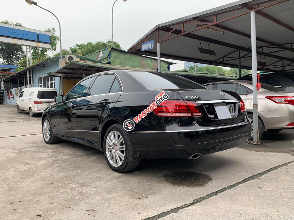 Cần bán xe Mercedes-Benz E300 đời 2009, màu đen xe gia đình, 799tr-6