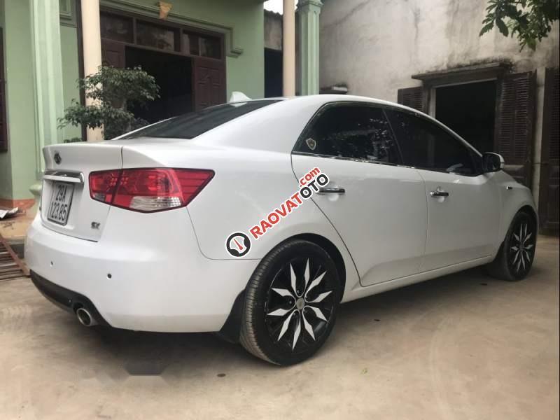 Bán Kia Forte MT 2011, màu trắng, xe nhập chính chủ biển Hà Nội nữ đi-2