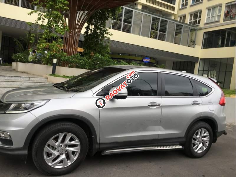 Cần bán lại xe Honda CR V 2.0 đời 2016, màu bạc, xe nhà sử dụng kỹ như mới, 1 đời chủ-1