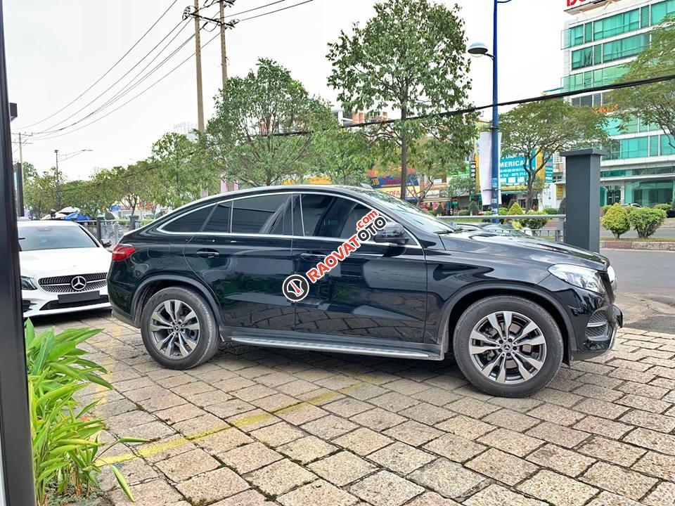 Bán xe Mercedes GLE400 Couple đen 2018 chính hãng. Trả trước 1 tỷ 400 triệu nhận xe-3