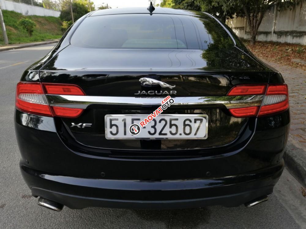 Bán Jaguar XF Premium Luxury 2.0 đời 2016, màu đen, xe nhập-2