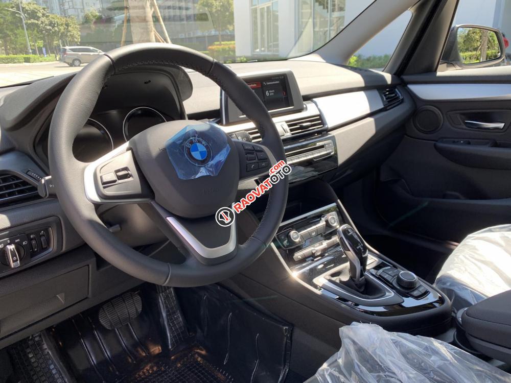 BMW 218i 2019 - Xe 7 chỗ nhập Đức, KM 50% trước bạ-8