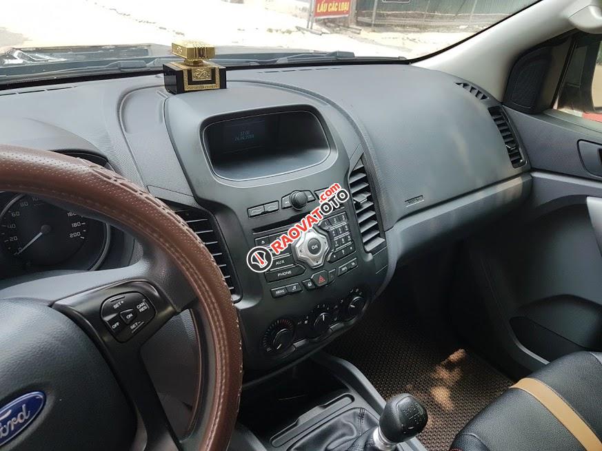 Bán Ford Ranger XLS MT SX 2017, màu đen, nhập khẩu nguyên chiếc-2