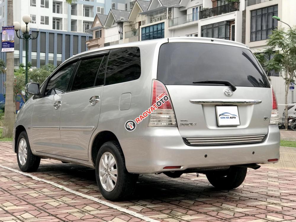 Bán Toyota Innova 2.0 V đời 2009, màu bạc, giá chỉ 408 triệu - LH: 0933.68.1972-3