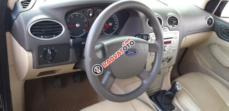 Cần bán lại xe Ford Focus 1.8MT đời 2011, màu đen số sàn-1