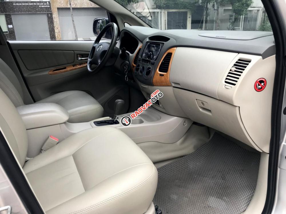 Bán Toyota Innova 2.0 V đời 2009, màu bạc, giá chỉ 408 triệu - LH: 0933.68.1972-7