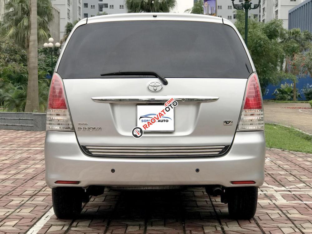 Bán Toyota Innova 2.0 V đời 2009, màu bạc, giá chỉ 408 triệu - LH: 0933.68.1972-4