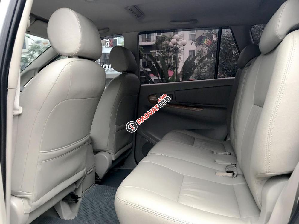 Bán Toyota Innova 2.0 V đời 2009, màu bạc, giá chỉ 408 triệu - LH: 0933.68.1972-8