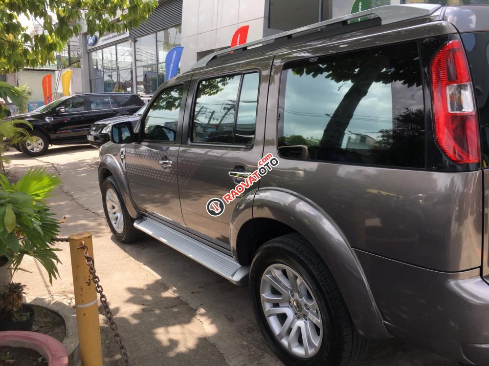Cần bán xe Ford Everest Limited số tự động 1 cầu màu xám đời 2014-3