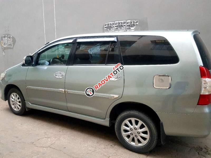 Bán xe Toyota Innova V đời 2012, màu bạc, giá chỉ 555 triệu-2