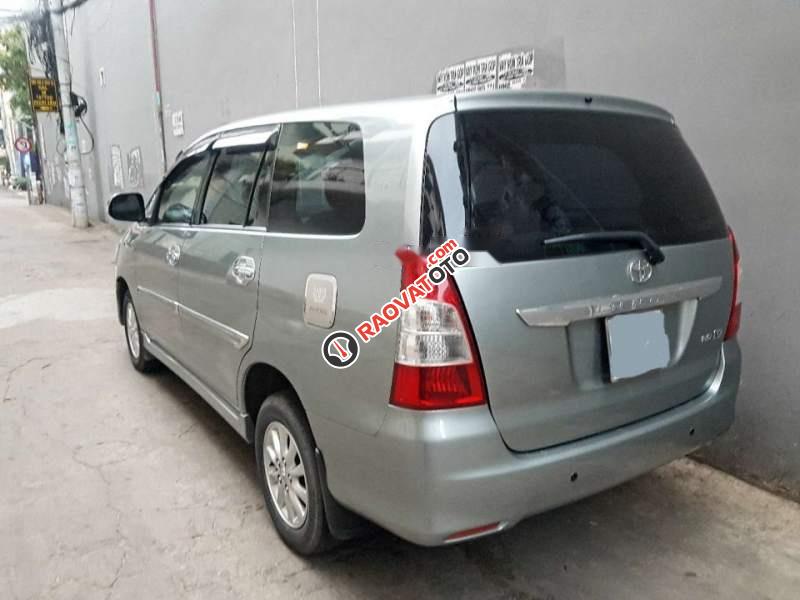 Bán xe Toyota Innova V đời 2012, màu bạc, giá chỉ 555 triệu-1