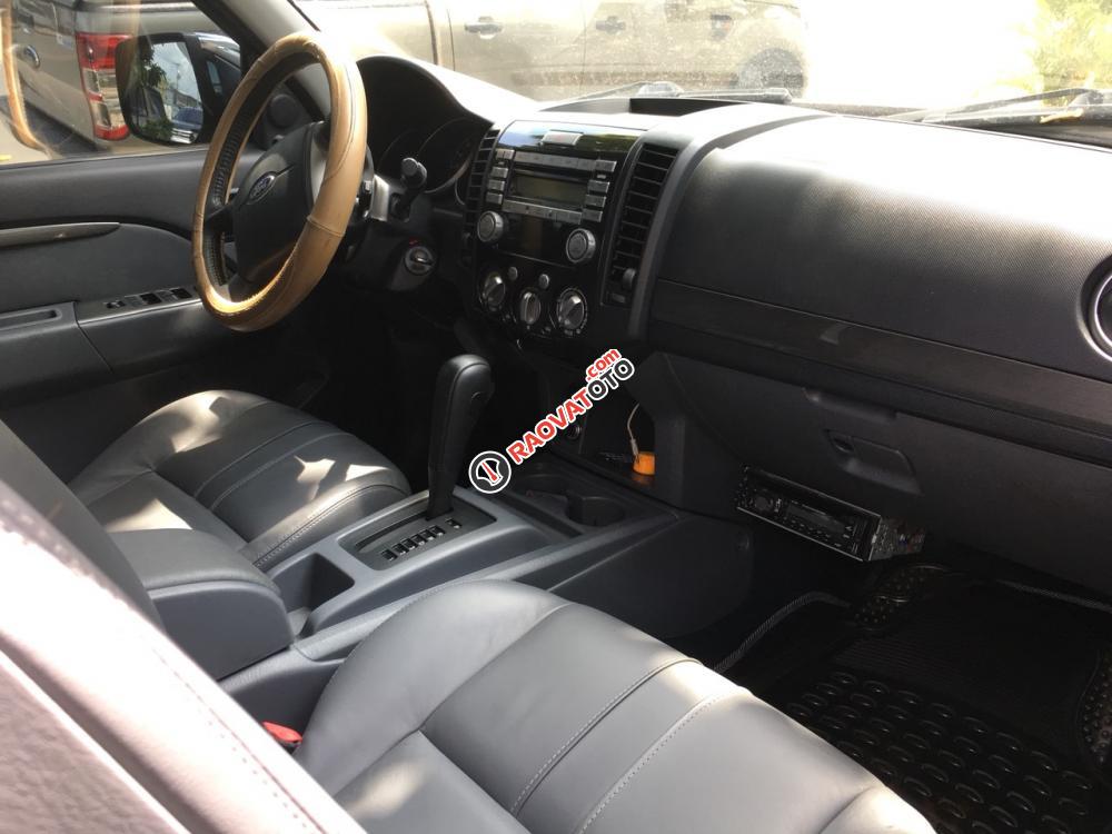 Cần bán xe Ford Everest Limited số tự động 1 cầu màu xám đời 2014-2