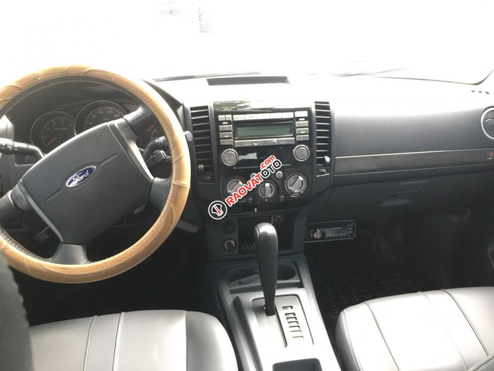 Cần bán xe Ford Everest Limited số tự động 1 cầu màu xám đời 2014-0