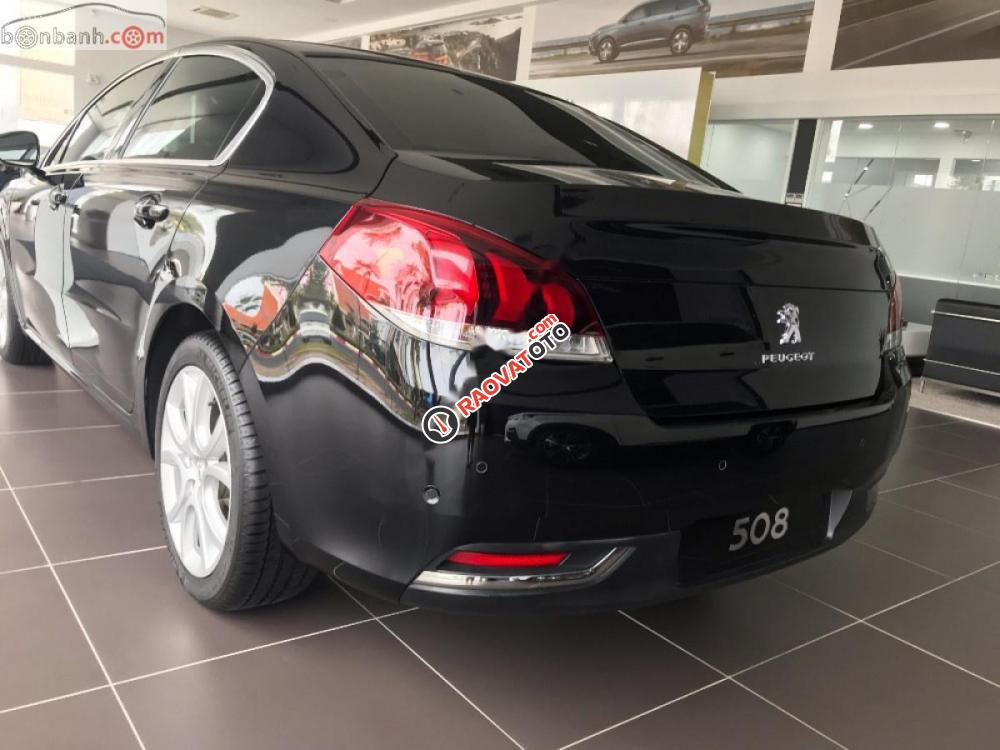 Bán xe Peugeot 308 năm 2019, màu đen sang trọng-3