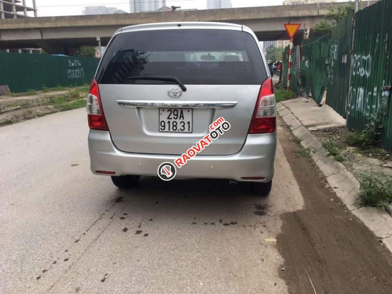 Bán Toyota Innova G sản xuất năm 2014, màu bạc chính chủ-0